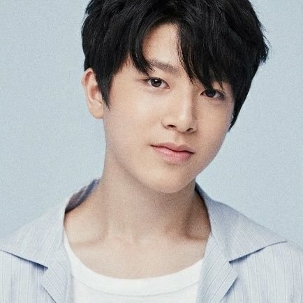 Final Treasure 3nd Member.
Dance, Visual, Maknae (2005) From YG Treasure Box
#SOJUNGHWAN #소중한