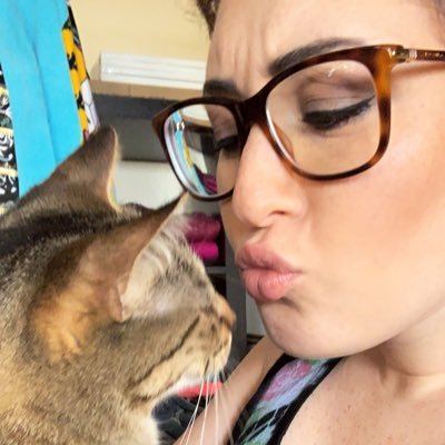 I like to purrrr and claw my paws into the patriarchy 🥰😈
