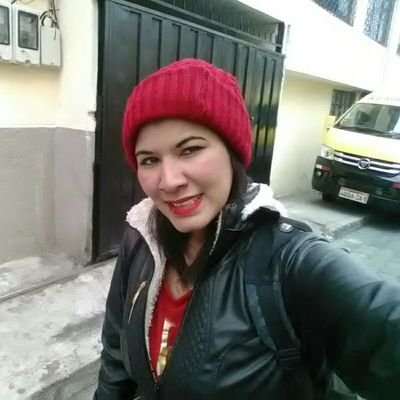 Lic. en publicidad y mercadeo, docente universitario, madre de 3 hermosuras, y feliz con la vida que tengo.... Dios es mi fortaleza y solo en él me apoyo.