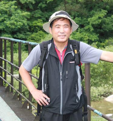 등산과 산을좋아하는사람이며 금융과 농업에
관련된 업무를 하고 있습니다