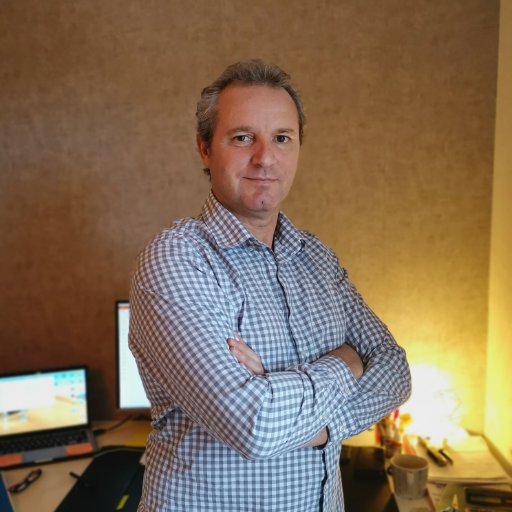 Formateur en gestion/finance. Passionné de pédagogie innovante et de l'entreprenariat. Mon credo : donner de l'appétence aux étudiants et innover !