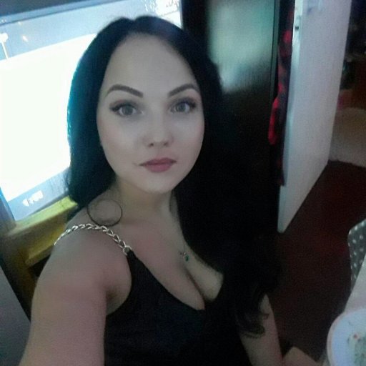 L__o__v__e_e_e's profile picture. 