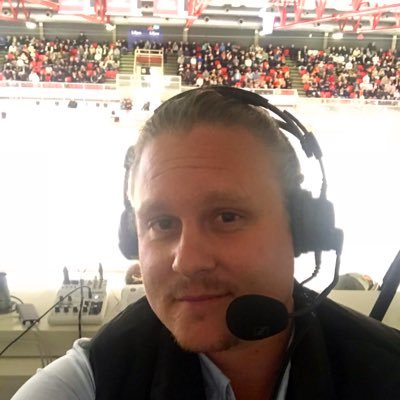 Föredetting. Numera hockeyreporter på Barometern-OT. Stort fan av gärdsgårdshockey. Drömmer om att få se ett D-VM.