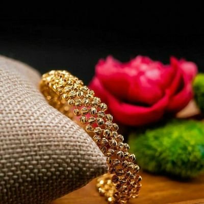 اللهُ حَسبي في جَميعِ أَمــري
بِهِ غَنائي وَإِلَيهِ فَقـــــري
#اذكروني بدعوه لعلكم الى الله أقرب 🍃