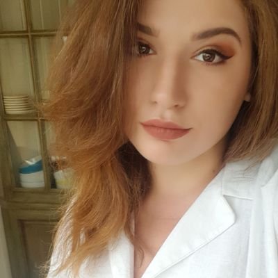 saraaziz_adib's profile picture. 