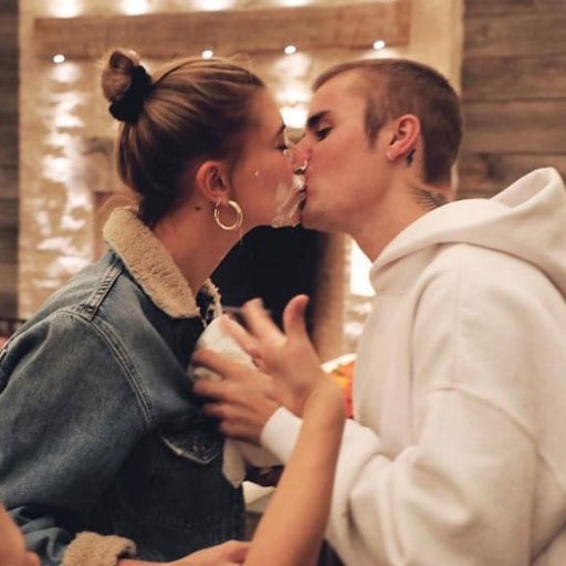 Welcome to the new source of daily information about the couple Justin and Hailey Bieber. Also follow our media account and our IG.