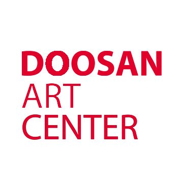 두산은 젊은 예술가들의 새로운 시도를 응원하고 지원합니다. 
DOOSAN encourages and supports young artists and their innovative endeavours.