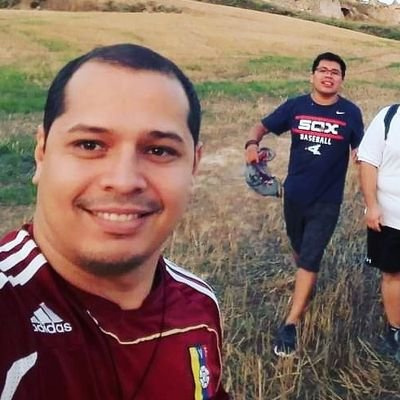 khennyl's profile picture. 