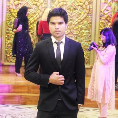 Smilogeek's profile picture. photographer,videographer,visual artist,social media geek,memes lover