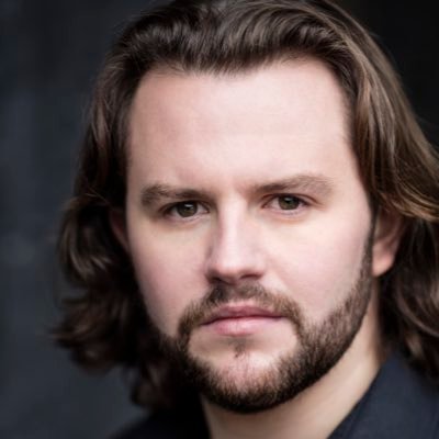 Singer/Actor. Leicester City Fan. @lesmisofficial @ammusicagency @BarricadeBoys REP @collectiveagts