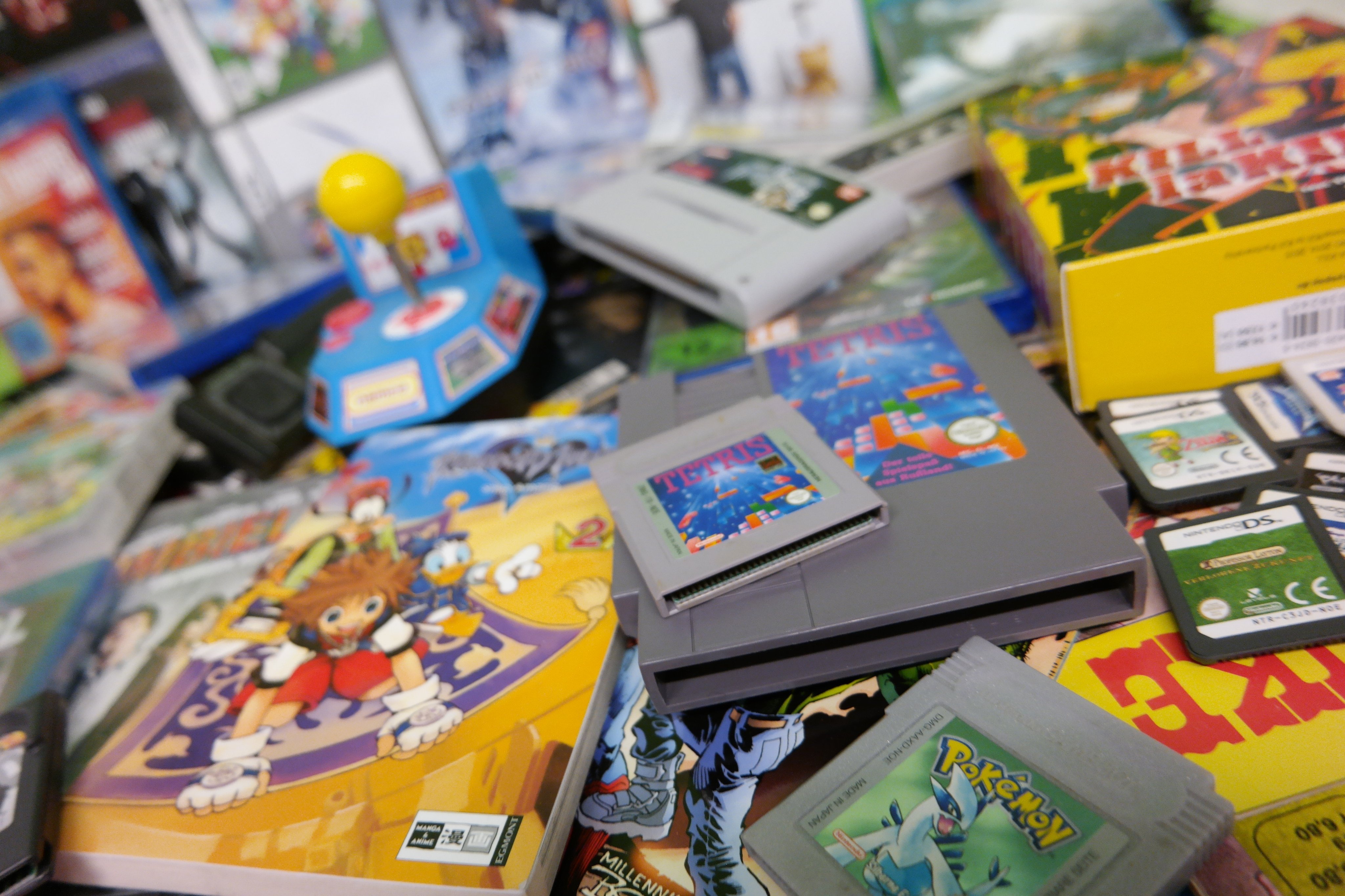 nerdzentrale's profile picture. Ein kleiner An- und Verkauf mitten in Karlsruhe, der sich auf Filme und Videospiele spezialisiert hat.  #Nerdzentrale #Werbung