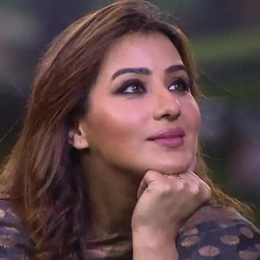 An Actor, Bigg Boss 11 Winner & in love with the world of entertainment!
(Parody account of Shilpa Shinde for keeping her presence on Twitter after she quit)