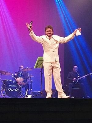 carlosaftermads's profile picture. Cantante de los AFTERMADS y de la MELODY BAND / Profesor de Inglés