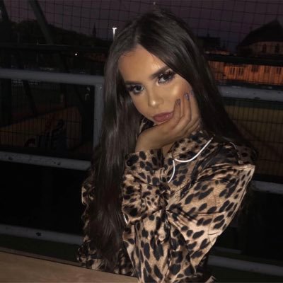 Kateemullan's profile picture. insta - @ katemullann