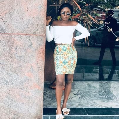 Aizzy_x's profile picture. Black 🖤