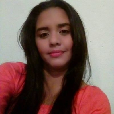 Orgullosa de ser venezolana. Simpática, alegre y sencilla.