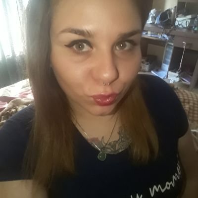 vickiifemrad's profile picture. En deconstrucción, feminista radical.
Vegana🐄🐷🐔🥑
Aborto Legal Seguro y Gratuito.💚💚