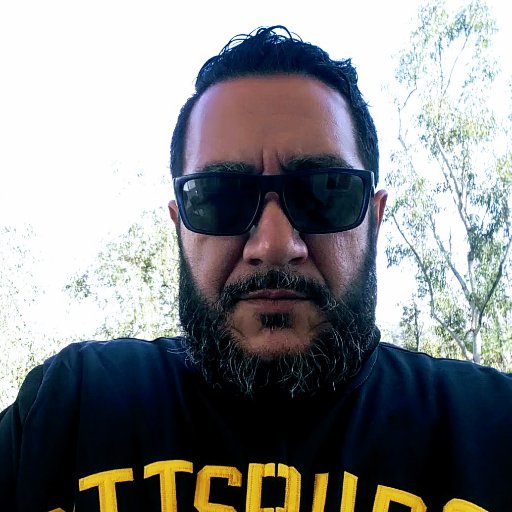 Carluvi70's profile picture. Músico de silbido, futbolista de sillón, ZORRO CAMPEÓN 🦊 STEELER de corazón, chef consumado y amante del ron😜