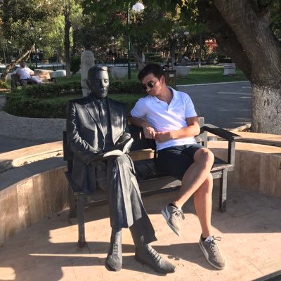 thehaci_'s profile picture. Giallo Rosso & Dentist