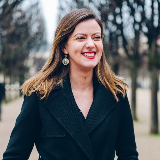 #Journaliste de formation, passionnée par la #communication la #france et le #bresil #comdecrise #reputation #retail #commerce #PR chez @Altarea_groupe