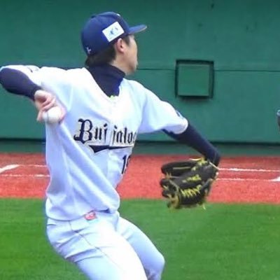 24歳/投手歴11年⚾️ ●ピッチャー限定で勝てる投手になるためのアドバイス、相談を行なっています!! ●なんの取り柄もなくずっと補欠だった僕がたった59日でエースまで登りつめた驚異的練習方法、投球術‼️●20名限定で無料レクチャー中🎁 『この投球術を身につければ誰にも負けないエースになれる』↓↓↓↓↓