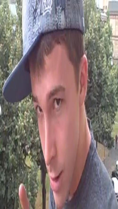 We are Sam Megan and Steph, we love what Bobby Edner said in the Let me introduce myself video :D Bobby Edner for life ♥