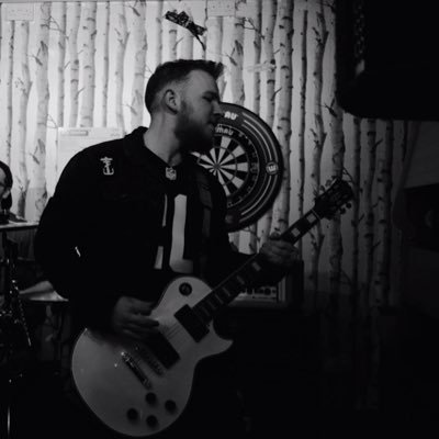 ChocShadowbox's profile picture. I play banjo @7storieshigh // If Michael Scott isn’t ur biggest inspiration then you’re a stupid loser 🤯🤯