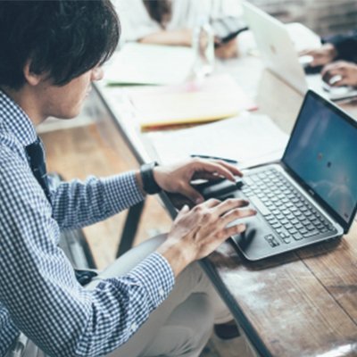 yoshibiz1's profile picture. 冴えない🙇‍♂️万年平社員の僕にもできたスマホ📱だけでもできる副業で好きな事💻に熱中し好きな人たち👩‍👩‍👦と過ごす🎆ゆとり/自由/カフェ/PC/ ランチ/ガジェット📘LINE@➡️@yoshiki1208　LINE＠登録の方に超有料級の情報を無料でプレゼント中🎁