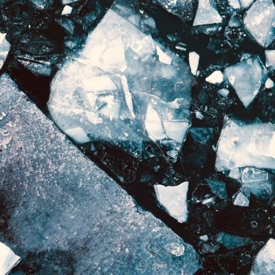 RUy2yr's profile picture. 