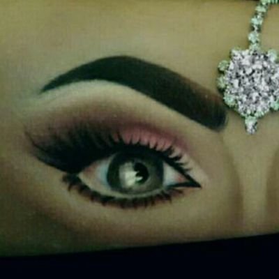 الأنثى مخلوق مميز ... #فكر .. #عقل .. #شعور.. #حنان.. #سعاده.. #فرح.. #حياه الأنثى وطن لمن آستوطنها❤️