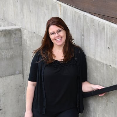 laylathewriter's profile picture. A Sci-Fi Romance Author.