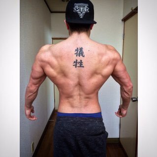 早稲田大学禁酒会の解散を受けて我々九州大学支部も解散せざるを得なかったので強引に筋トレ同好会に変えました。プロテイン卍