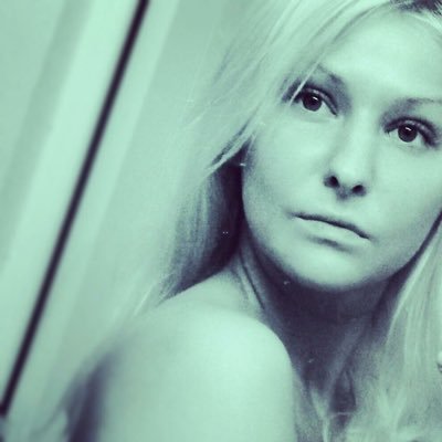 Latvian girl. French life. Passionate about design, moto, cooking. Love emotions and beauty.