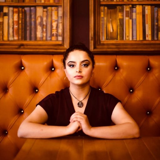 Poet/ performer/ playwright /creative producer. Co founder @GullyCollective. Saqi Books #TTIWTY (2017). VERVE PP #Besharam (2018). Photo: Anisa Fazal (2018) 🐙