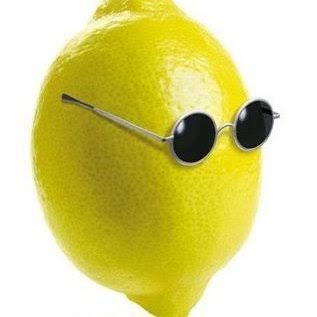 Biraz sevimli herşey hakkında bilgi olduğunu idda eden ama hiç bi şey bilmeyen biraz asabi biraz sempatik kendimi çokmu övdüm ben Bay Limon Devamı için takip et