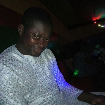 je suis un homme âgé de 34 ans, je suis béninois, j'aime le football, le voyage, les aventures, les films et les rencontres entre amis. j'écoute les chansons.