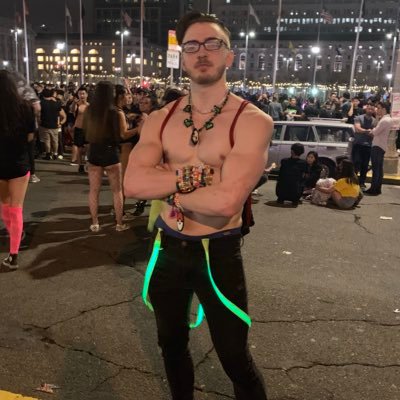 Trying to live a rave life!! Zodiac - Leo, Moon sign - Ares