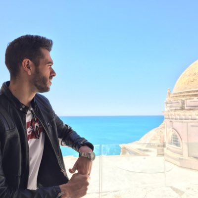 Diplomado en ciencias empresariales y amante de los domingos en carranza. Miembro de @exiliocadista
