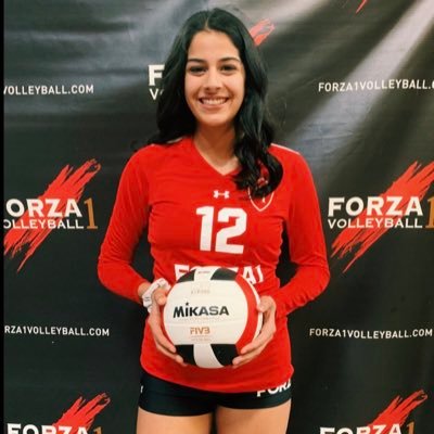 6’3” Middle Blocker #7 Forza1 Volleyball Club 17-1 GOHS Varsity Volleyball GPA: 4.5 jasmine.saran.12@gmail.com