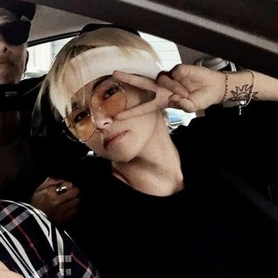 📌just follow my mɑin ɑccount, @strayskdz