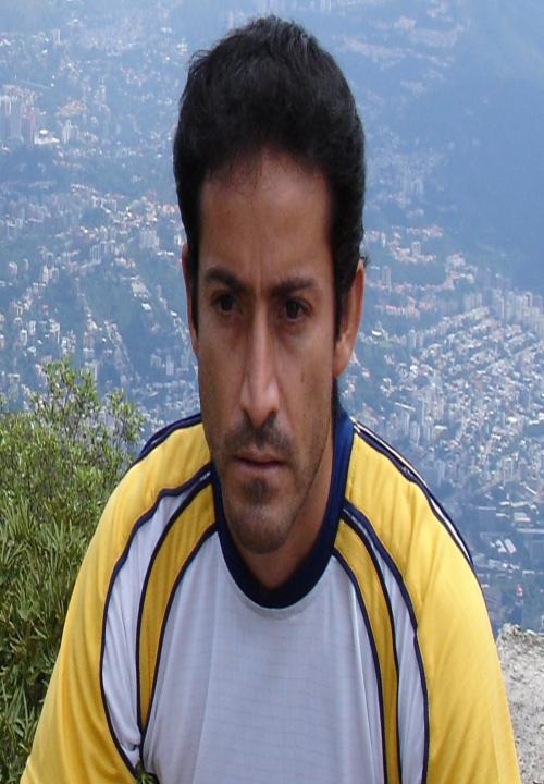 Fiel Seguidor del Ideal Bolivariano y Revolucionario, Vivimos para Vencer !