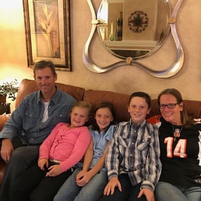 Athletic trainer at Mercy/Wellington Orthopaedics and Sports Medicine and Nagel Middle School. Mom of 3. Pilates instructor.