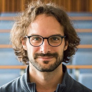 Reader at the University of Edinburgh, using molecular dynamics and machine learning to study protein structure and assembly.