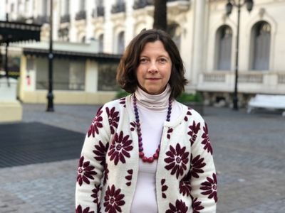 Historiadora. Académica  del Instituto de Historia de la Pontificia Universidad Católica de Chile.@Historia_UC