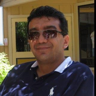 Pyrouz's profile picture. 