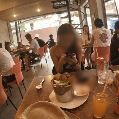 EEason727's profile picture. life goes on