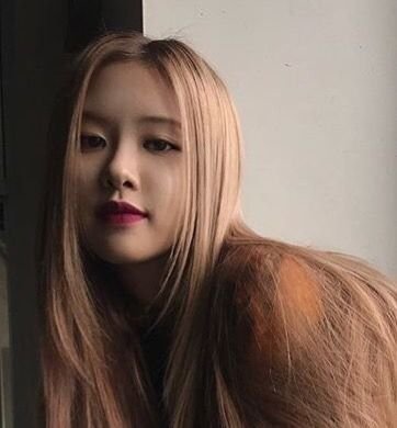 itsrosemoon's profile picture. —🍣 ) park chaeyoung's trash.