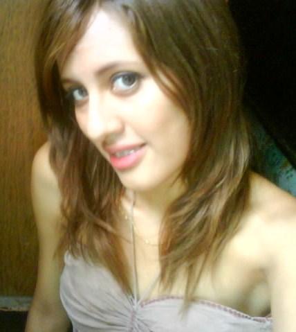 Alegree...!!
Boniita...!!
caprichosa...!
divertida...!!
graciiosaa...!
kabrona...!!
ii demas!!
en definicion una shika ke tienes ke tratar ;)