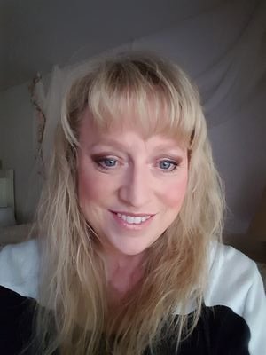 HeidiLe26330576's profile picture. 