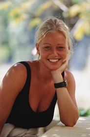 A bit of a tomboy. Love baseball, bike riding & FLA beaches.  Had weight problems thru my teens, now interested in healthy eating & dieting the right way.